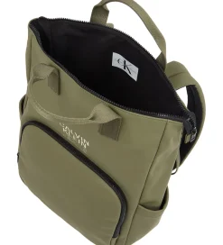 Pusletid|Pusletasker*Calvin Klein Pusletaske - Rubber Diaper BP - Dusty Olive