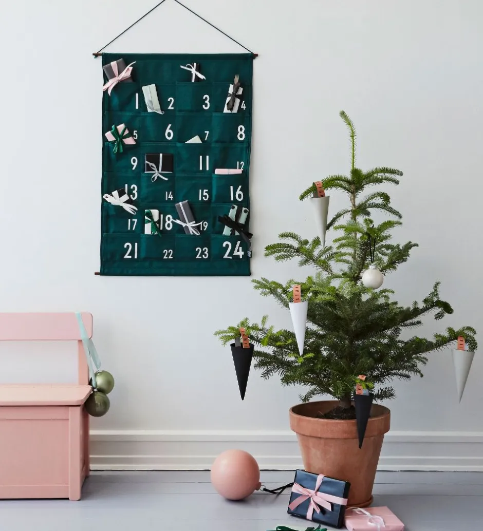 Design Letters Julekalender - 73 cm - Mørkegrøn