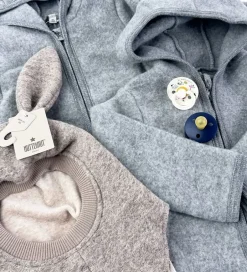 Børn Huttelihut Køredragt - Uldfleece - Medium Grey Melange m. Ører