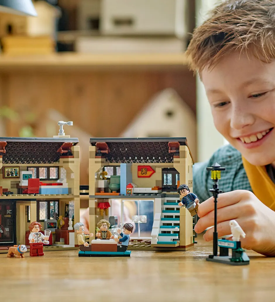 LEGO® Harry Potter - Ligustervænget: Tante M... 76451 - 639 Dele