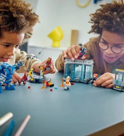 Lego®|Byg Og Klodser*LEGO® Marvel - Iron Mans Laboratorium: Dragt... 76315 - 384 Dele