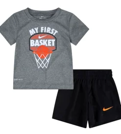 Gymnastiktøj*Nike Shortssæt - T-shirt/Shorts - My First Basket - Sort/Grå